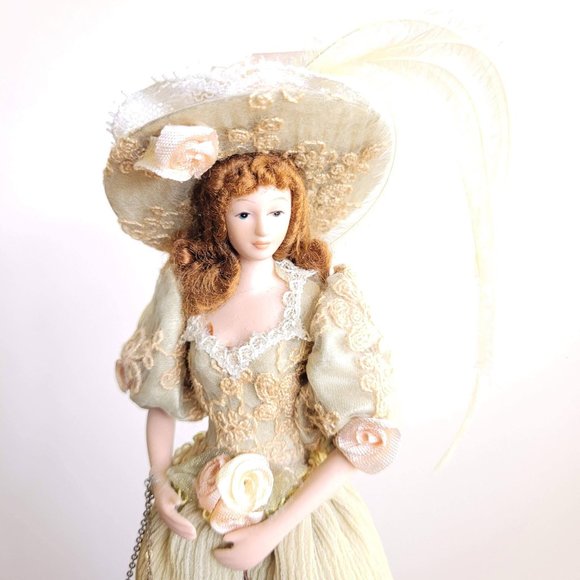 Vintage Victoria Tassel Doll - Picture 9 of 9